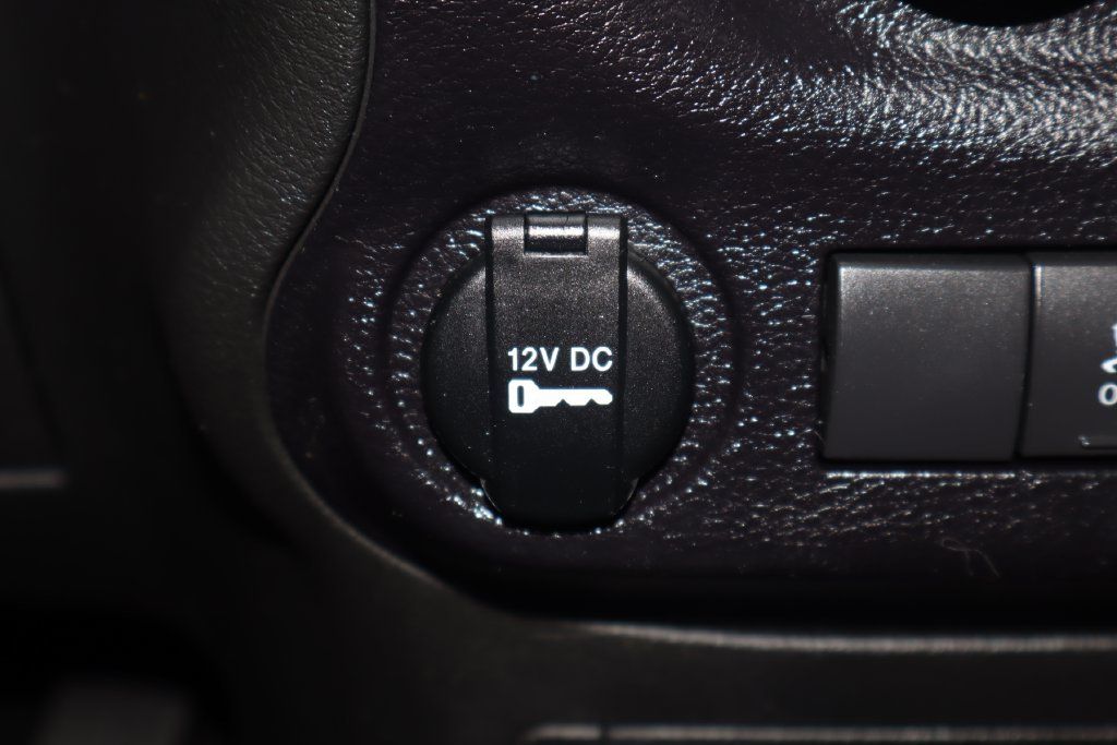 Used 2015 Jeep Wrangler Unlimited Sport w/ Connectivity Group AWD/4WD image 25