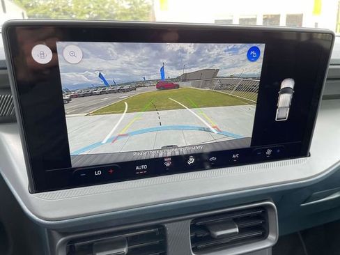 New 2025 Ford Maverick XL image 14