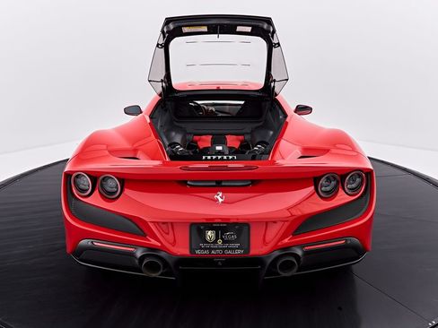 Used 2020 Ferrari F8 Tributo RWD image 36