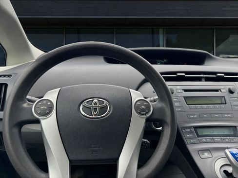 Used 2010 Toyota Prius Two FWD image 3