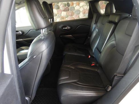 Used 2021 Jeep Cherokee Latitude Lux AWD/4WD image 13