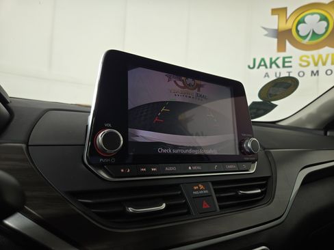 Used 2024 Nissan Altima 2.5 SV FWD image 20