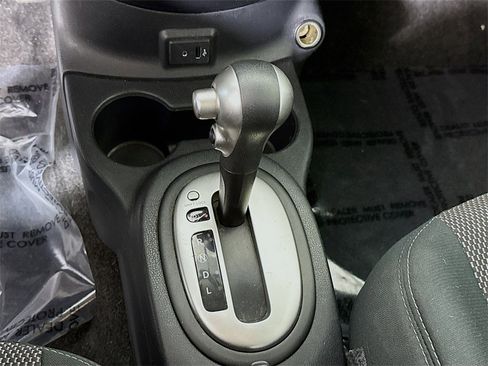 Used 2017 Nissan Versa SV image 7