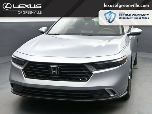 Used 2023 Honda Accord EX image 3
