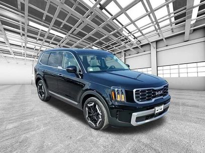 Used 2024 Kia Telluride S w/ S Sunroof Package