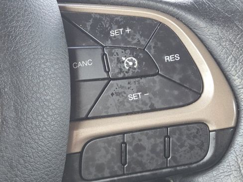 Used 2016 Jeep Renegade Latitude image 9