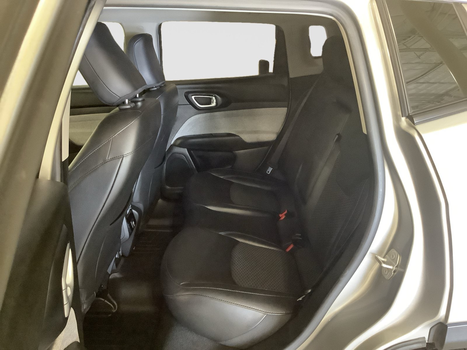 Used 2022 Jeep Compass Latitude FWD image 12