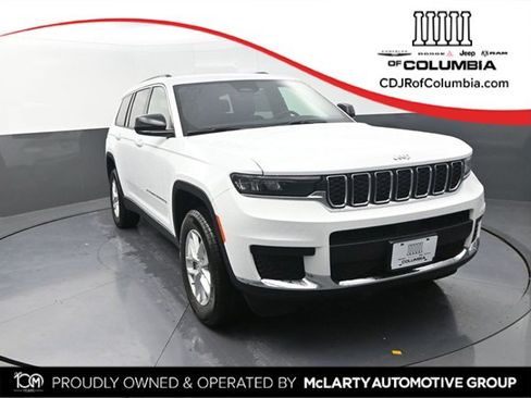 New 2025 Jeep Grand Cherokee L Laredo image 1