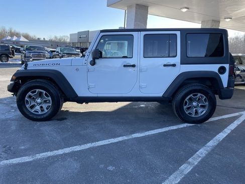 Used 2017 Jeep Wrangler Unlimited Rubicon w/ Connectivity Group image 8