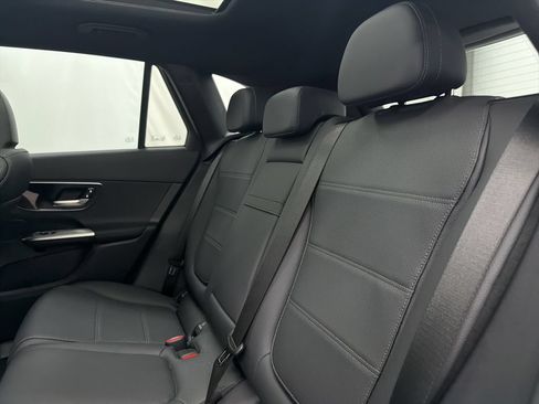 Used 2026 Mercedes-Benz GLC 300 4MATIC image 19
