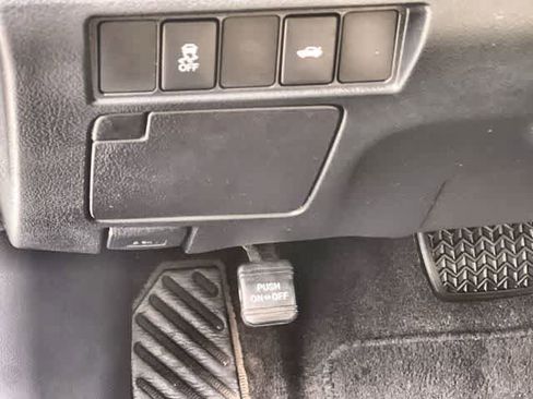 Used 2016 Toyota Avalon XLE image 29