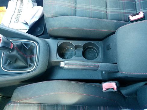 Used 2012 Volkswagen GTI 4-Door FWD image 39