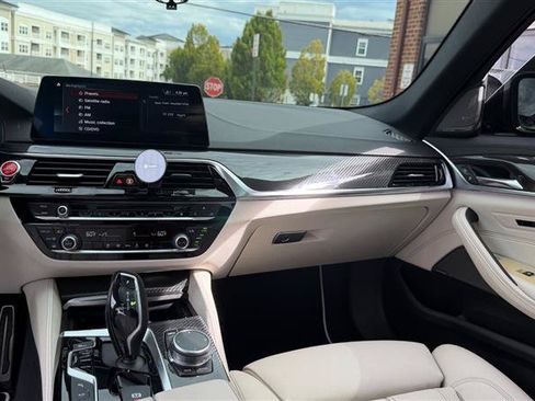 Used 2019 BMW M550i xDrive AWD/4WD image 27