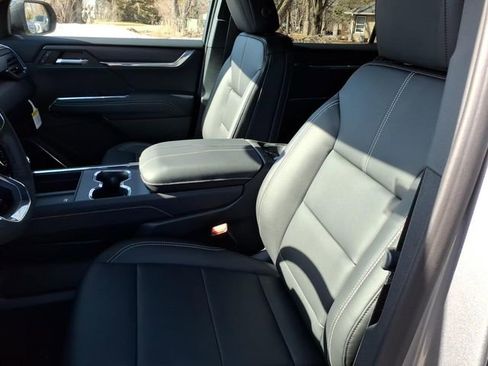 New 2026 GMC Acadia Elevation w/ Elevation Premium Package AWD/4WD image 19