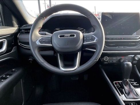 Used 2024 Jeep Compass Trailhawk image 5