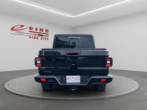 Used 2021 Jeep Gladiator Overland AWD/4WD image 9