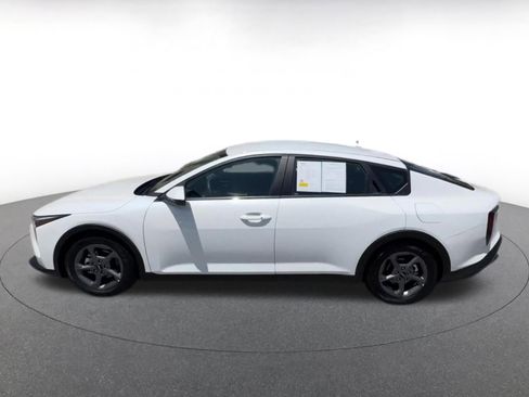 Used 2025 Kia K4 FWD image 11