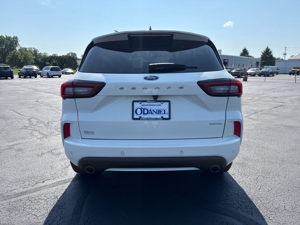 Used 2023 Ford Escape ST-Line w/ Tech Pack #1 AWD/4WD image 6
