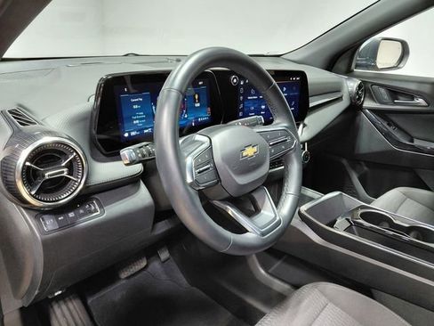 Used 2025 Chevrolet Equinox LT image 18