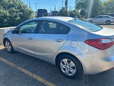 Used 2014 Kia Forte LX FWD image 2