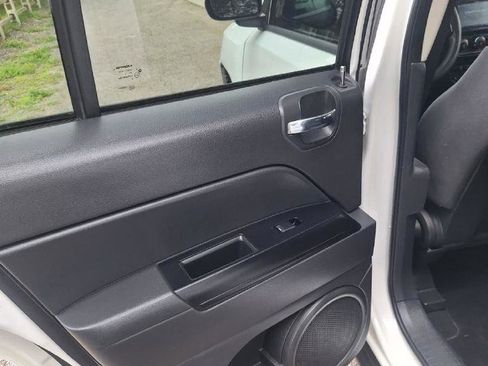 Used 2012 Jeep Compass Sport image 21