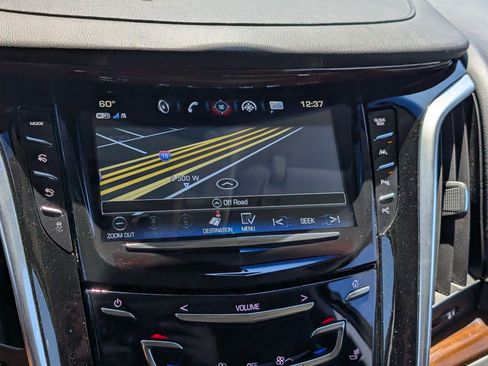 Used 2020 Cadillac Escalade Premium Luxury AWD/4WD image 22