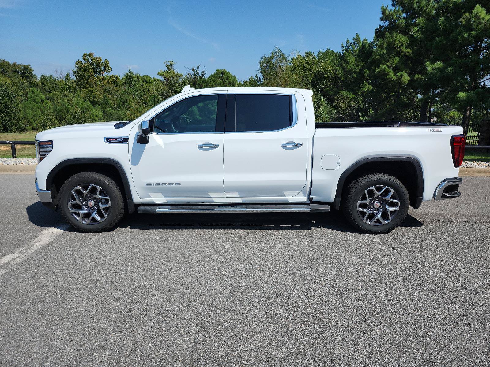 Certified 2025 GMC Sierra 1500 SLT w/ SLT Premium Plus Package AWD/4WD image 2
