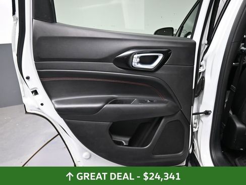 Used 2025 Jeep Compass Trailhawk AWD/4WD image 27
