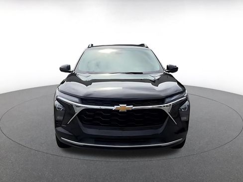 Used 2025 Chevrolet Trax LT w/ LT Convenience Package FWD image 5