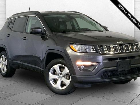 Used 2018 Jeep Compass Latitude w/ Popular Equipment Group AWD/4WD image 1