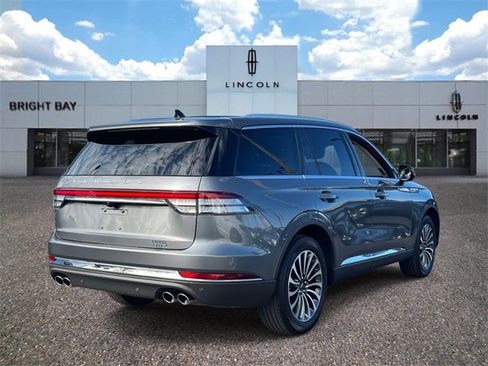 Used 2022 Lincoln Aviator Reserve w/ Elements Package Plus image 3