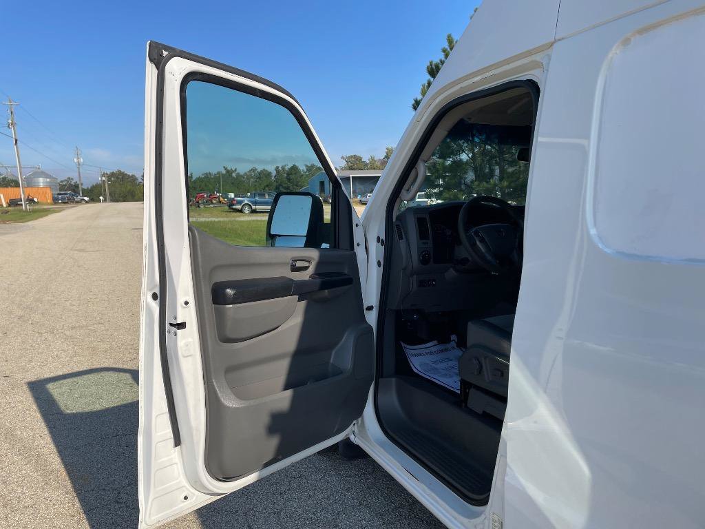 Used 2012 Nissan NV 2500 SV RWD image 9