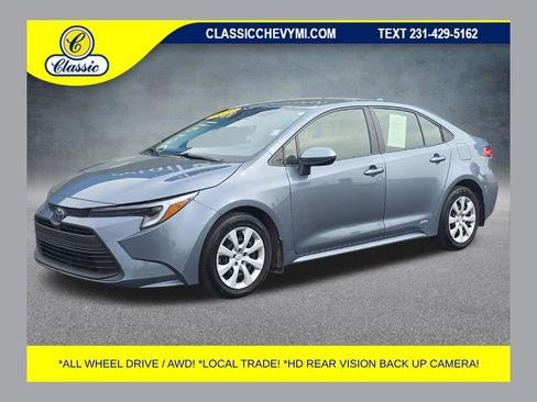 Used 2023 Toyota Corolla LE AWD/4WD image 1