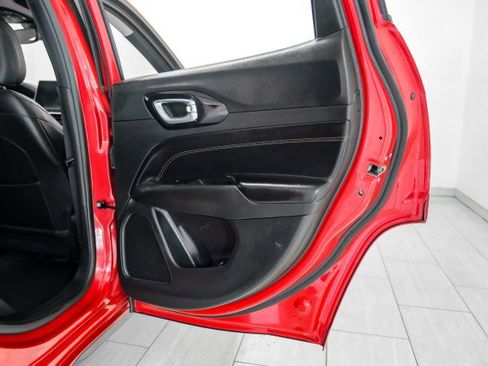 Used 2023 Jeep Compass Limited image 49