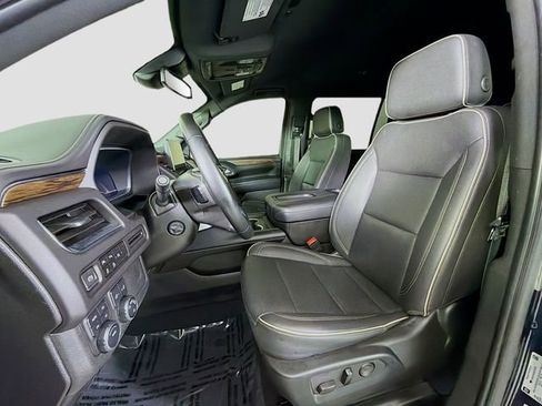 Used 2023 Chevrolet Suburban Premier image 11