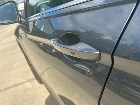 Used 2022 Volkswagen Tiguan SE image 28