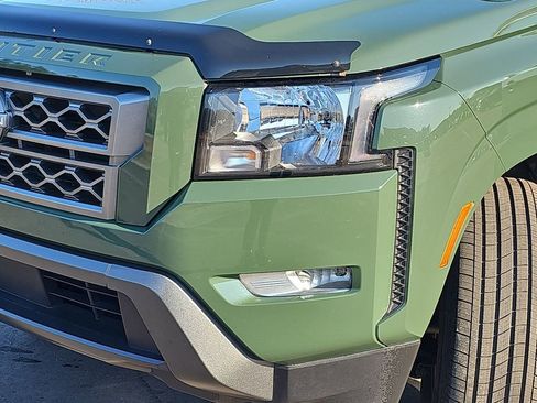 Used 2024 Nissan Frontier SV w/ SV Convenience Package image 32