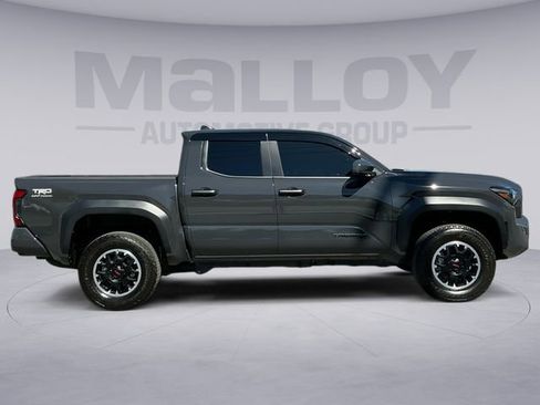 Used 2025 Toyota Tacoma TRD Off-Road AWD/4WD image 6