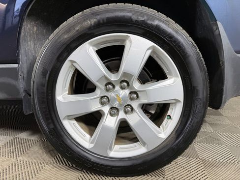 Used 2016 Chevrolet Traverse LT w/ Style and Technology Package FWD image 16