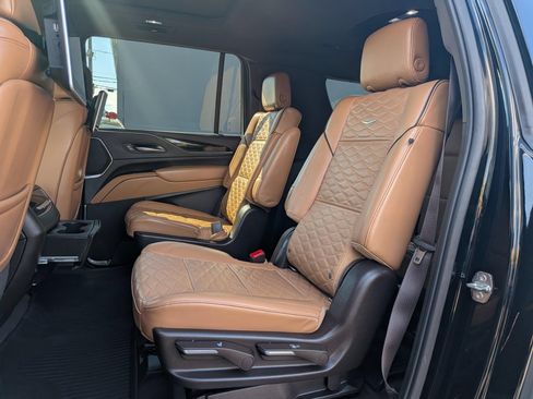 Used 2022 Cadillac Escalade ESV Sport w/ Touring Package AWD/4WD image 6