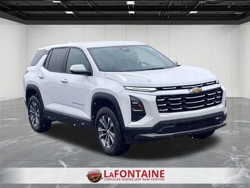 Used 2025 Chevrolet Equinox LT FWD image 7