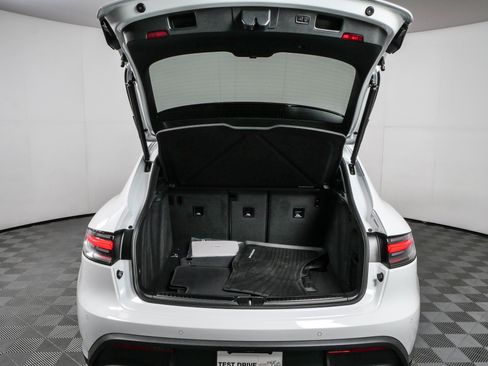 New 2026 Porsche Macan S AWD/4WD image 32