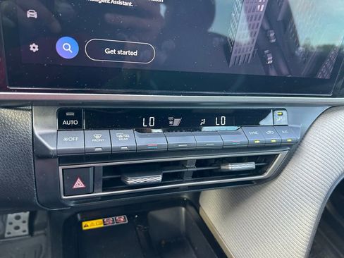 Used 2025 Toyota Camry SE w/ Multimedia Upgrade Package FWD image 27