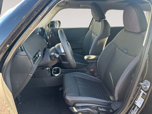 New 2026 MINI Cooper 4-Door Hardtop FWD image 9