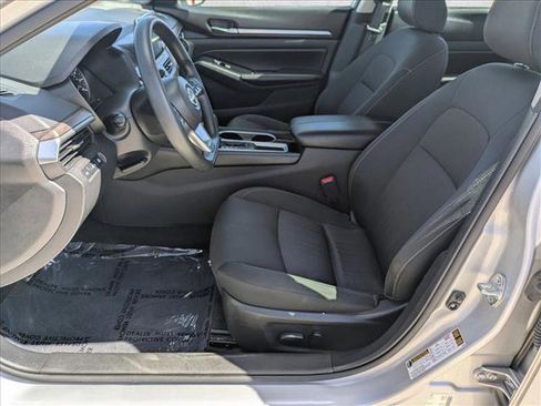 Used 2023 Nissan Altima 2.5 SV FWD image 16
