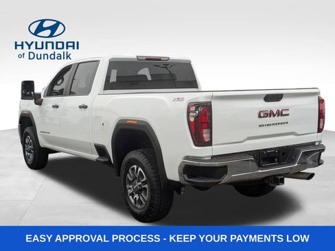 Used 2023 GMC Sierra 3500 Pro w/ Convenience Package image 3