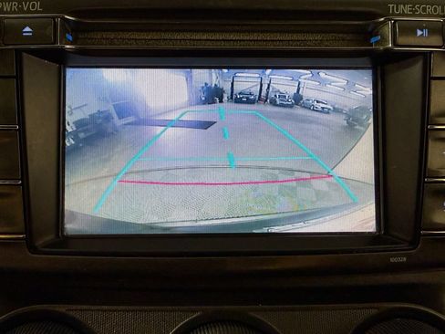 Used 2014 Toyota RAV4 LE FWD image 17