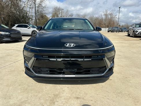 Used 2025 Hyundai Sonata SE image 2