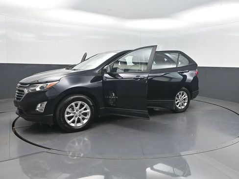 Used 2020 Chevrolet Equinox LS FWD image 36