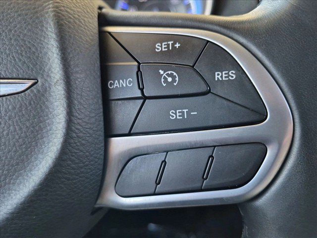 Used 2017 Chrysler 300 Limited RWD image 30